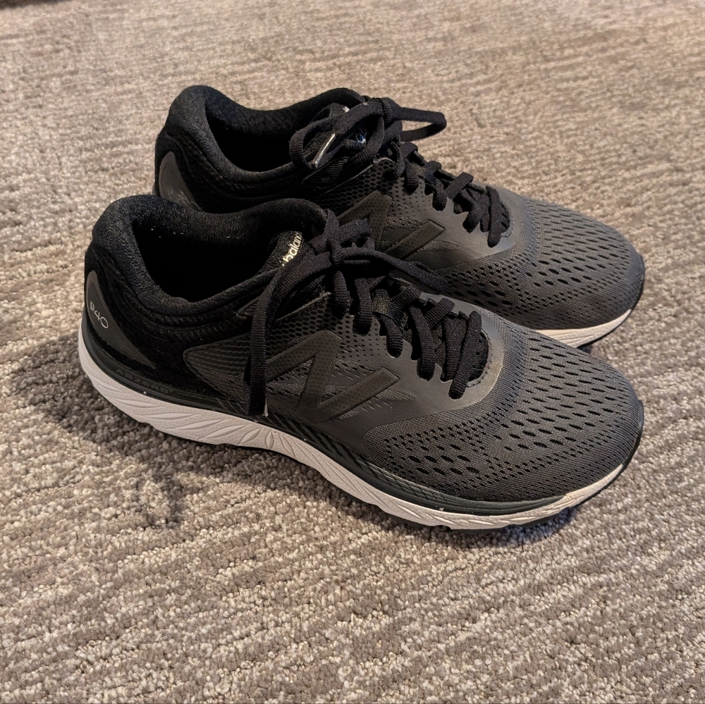 New Balance 940 V4 Women's Stability Running Shoes Gray and Black Magnet - 9